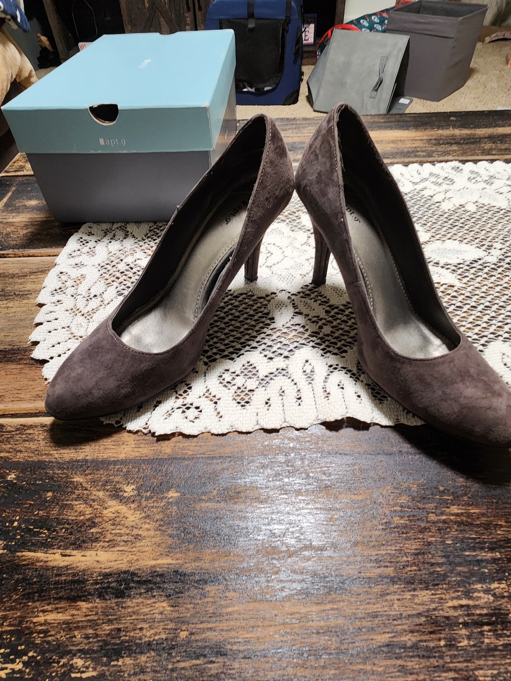 Apt. 9 Modest Grey Suede Pumps Heels - Women’s Size 6 - EUC / Worn Once